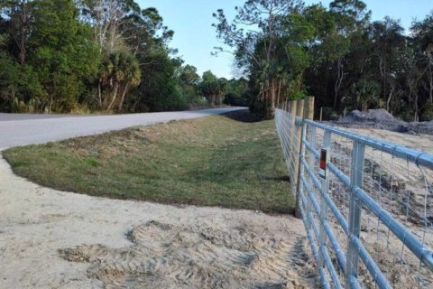 Commercial property in Okeechobee, Florida № 2178513 - photo 12