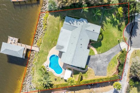 House in South Daytona, Florida 4 bedrooms, 211.91 sq.m. № 2232478 - photo 5