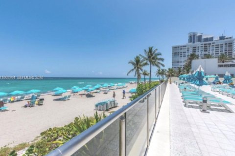 Copropriété à vendre à Hollywood, Floride: 54.81 m2 № 2194028 - photo 8
