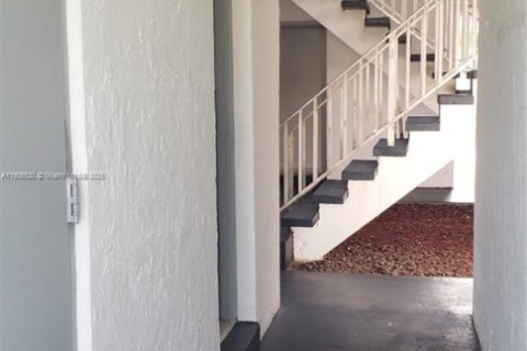 Купить кондоминиум в Майами, Флорида 2 спальни, 70.88м2, № 1957201 - фото 7