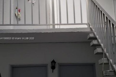 Купить кондоминиум в Майами, Флорида 2 спальни, 70.88м2, № 1957201 - фото 3