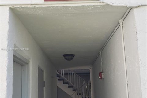 Купить кондоминиум в Майами, Флорида 2 спальни, 70.88м2, № 1957201 - фото 9