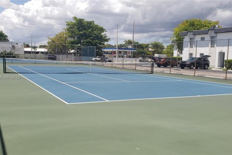 Купить кондоминиум в Майами, Флорида 2 спальни, 70.88м2, № 1957201 - фото 18