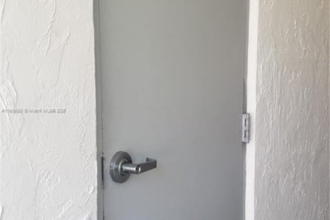 Купить кондоминиум в Майами, Флорида 2 спальни, 70.88м2, № 1957201 - фото 5