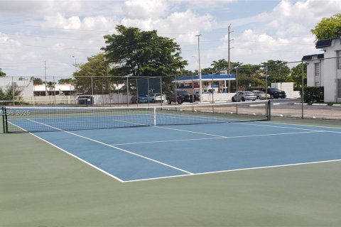 Купить кондоминиум в Майами, Флорида 2 спальни, 70.88м2, № 1957201 - фото 17