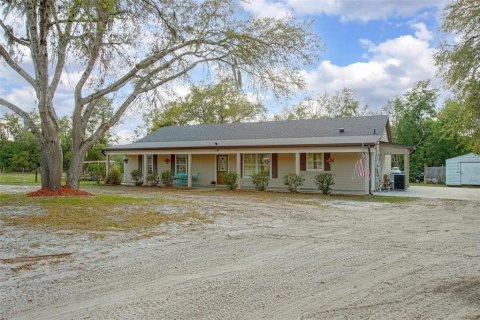 House in De Leon Springs, Florida 4 bedrooms, 192.68 sq.m. № 1634415 - photo 3