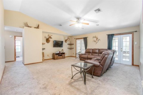 House in De Leon Springs, Florida 4 bedrooms, 192.68 sq.m. № 1634415 - photo 14