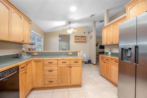 House in De Leon Springs, Florida 4 bedrooms, 192.68 sq.m. № 1634415 - photo 11