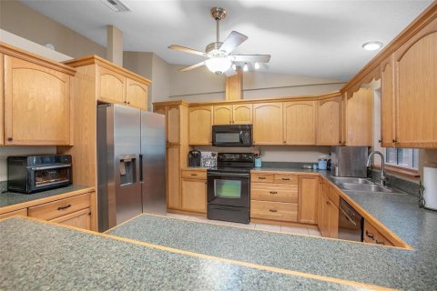 House in De Leon Springs, Florida 4 bedrooms, 192.68 sq.m. № 1634415 - photo 10