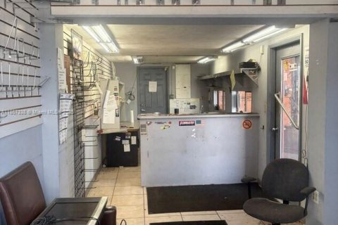 Propiedad comercial en venta en Oakland Park, Florida № 1957550 - foto 13
