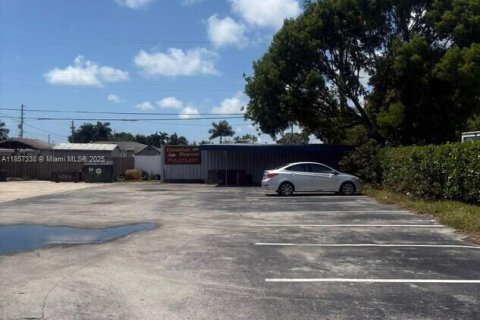 Propiedad comercial en venta en Oakland Park, Florida № 1957550 - foto 7