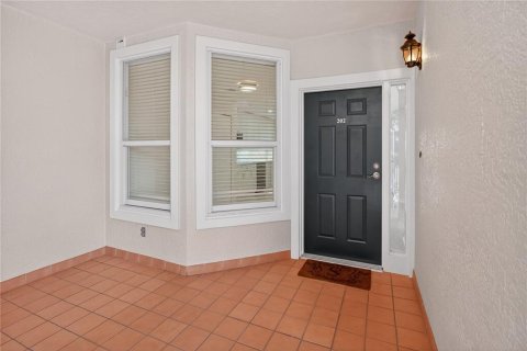 Condo in Sarasota, Florida, 2 bedrooms  № 1791651 - photo 1