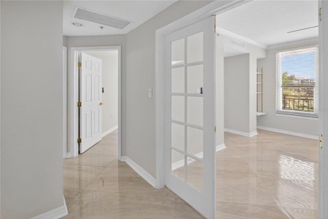 Condo in Sarasota, Florida, 2 bedrooms  № 1791651 - photo 16