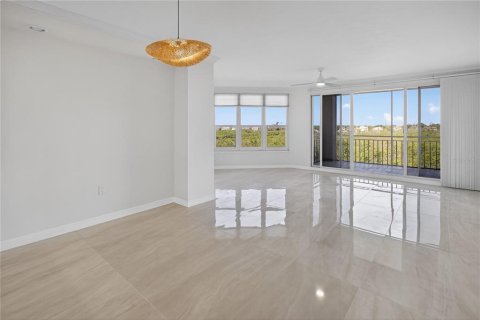 Condo in Sarasota, Florida, 2 bedrooms  № 1791651 - photo 9