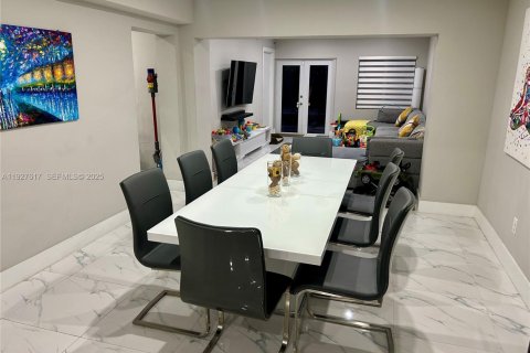 Купить виллу или дом в Норт-Майами, Флорида 4 спальни, 169.27м2, № 1986732 - фото 6