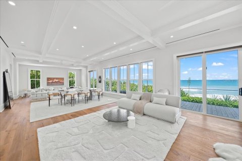 House in Melbourne Beach, Florida 3 bedrooms, 317.73 sq.m. № 1901991 - photo 5