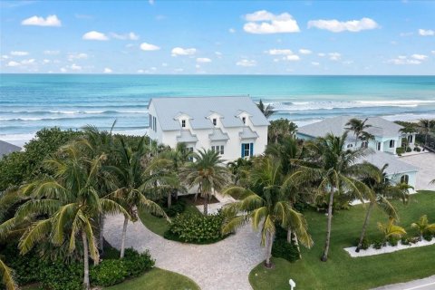 House in Melbourne Beach, Florida 3 bedrooms, 317.73 sq.m. № 1901991 - photo 1
