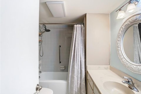 Condo in Orlando, Florida, 4 bedrooms  № 1531153 - photo 30