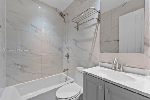 Condominio en alquiler en Miami, Florida, 2 dormitorios, 76.64 m2 № 2021837 - foto 16