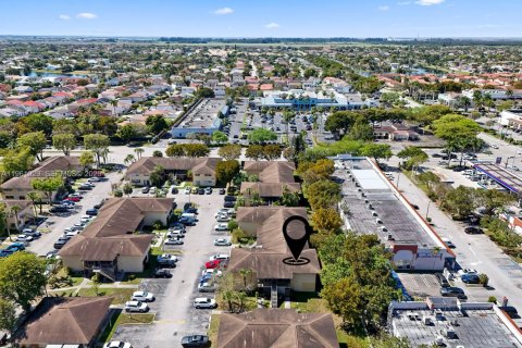 Condominio en alquiler en Miami, Florida, 2 dormitorios, 76.64 m2 № 2021837 - foto 28