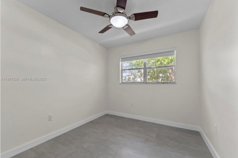 Condominio en alquiler en Miami, Florida, 2 dormitorios, 76.64 m2 № 2021837 - foto 14