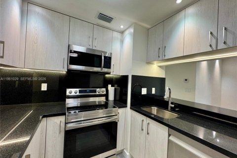 Copropriété à louer à Miami, Floride: 2 chambres, 76.64 m2 № 2021837 - photo 5