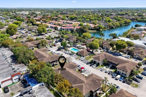 Condominio en alquiler en Miami, Florida, 2 dormitorios, 76.64 m2 № 2021837 - foto 27