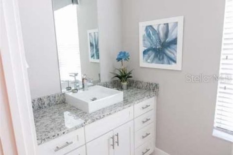 Touwnhouse à vendre à Kissimmee, Floride: 4 chambres, 167.6 m2 № 2233042 - photo 14