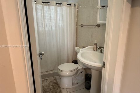 Immobilier commercial à vendre à Lantana, Floride: 74.32 m2 № 2338623 - photo 10