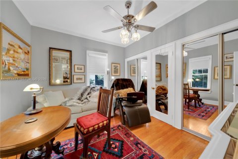 Casa en venta en Miami, Florida, 5 dormitorios, 287.07 m2 № 2260070 - foto 28