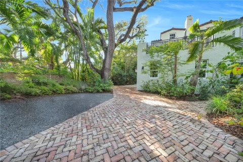 Casa en venta en Miami, Florida, 5 dormitorios, 287.07 m2 № 2260070 - foto 10