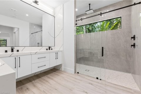 House in Naples, Florida 4 bedrooms, 219.06 sq.m. № 1827288 - photo 19
