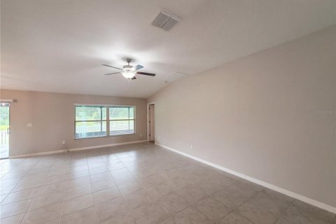 House in Zephyrhills, Florida 4 bedrooms, 178.19 sq.m. № 2394389 - photo 7