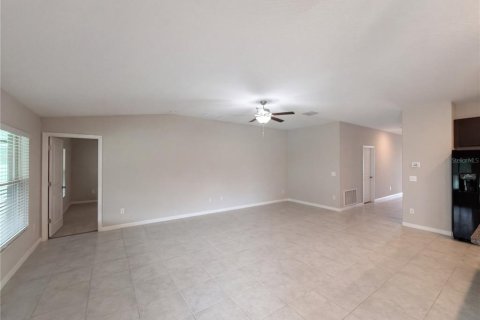 House in Zephyrhills, Florida 4 bedrooms, 178.19 sq.m. № 2394389 - photo 8