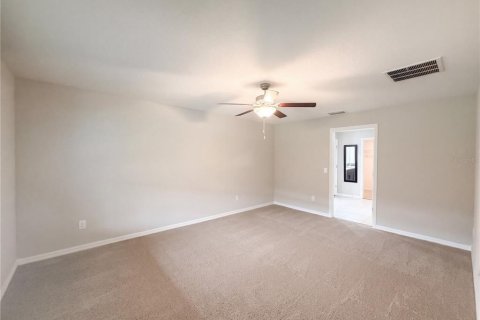 House in Zephyrhills, Florida 4 bedrooms, 178.19 sq.m. № 2394389 - photo 18