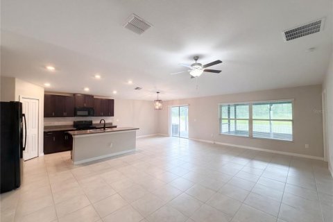 House in Zephyrhills, Florida 4 bedrooms, 178.19 sq.m. № 2394389 - photo 6