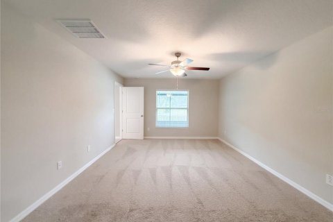 House in Zephyrhills, Florida 4 bedrooms, 178.19 sq.m. № 2394389 - photo 15