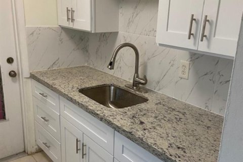Appartement à Hollywood, Floride 3 chambres, 78.97 m2 № 2288795