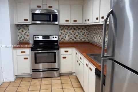 Condominio en alquiler en Miami, Florida, 2 dormitorios, 103.49 m2 № 2016238 - foto 4