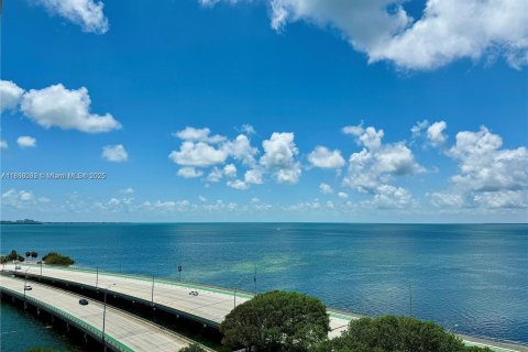 Condominio en Miami, Florida, 2 dormitorios  № 2016238