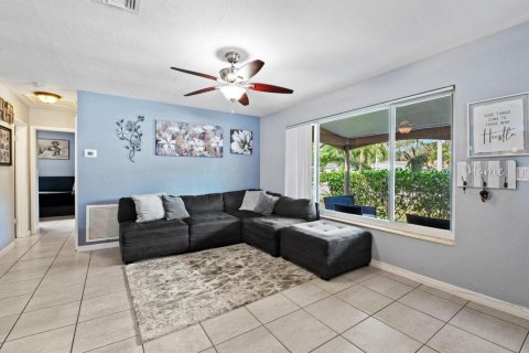 Villa ou maison à Margate, Floride 3 chambres, 93.37 m2 № 2269226