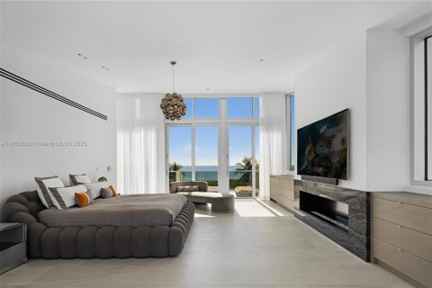House in Miami Beach, Florida 5 bedrooms, 545.15 sq.m. № 1895655 - photo 14