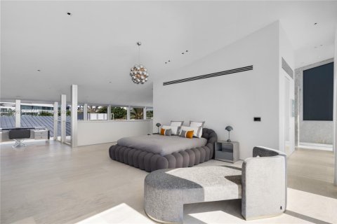 House in Miami Beach, Florida 5 bedrooms, 545.15 sq.m. № 1895655 - photo 15