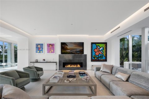 House in Miami Beach, Florida 5 bedrooms, 545.15 sq.m. № 1895655 - photo 7