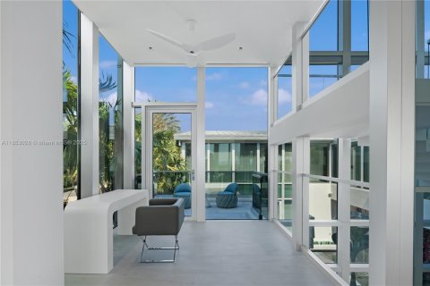 House in Miami Beach, Florida 5 bedrooms, 545.15 sq.m. № 1895655 - photo 27