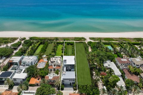 House in Miami Beach, Florida 5 bedrooms, 545.15 sq.m. № 1895655 - photo 1