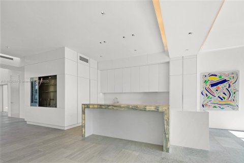 House in Miami Beach, Florida 5 bedrooms, 545.15 sq.m. № 1895655 - photo 9