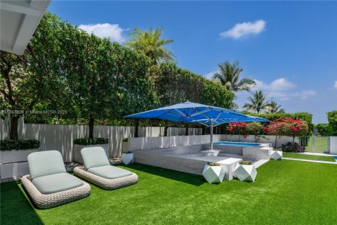 House in Miami Beach, Florida 5 bedrooms, 545.15 sq.m. № 1895655 - photo 22