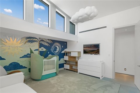House in Miami Beach, Florida 5 bedrooms, 545.15 sq.m. № 1895655 - photo 18