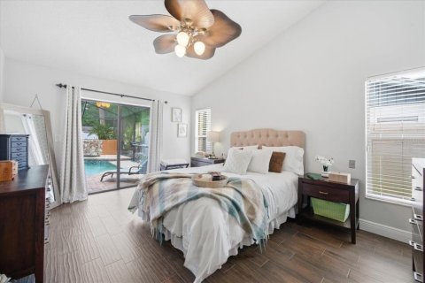 House in Tampa, Florida 4 bedrooms, 183.02 sq.m. № 2197254 - photo 21